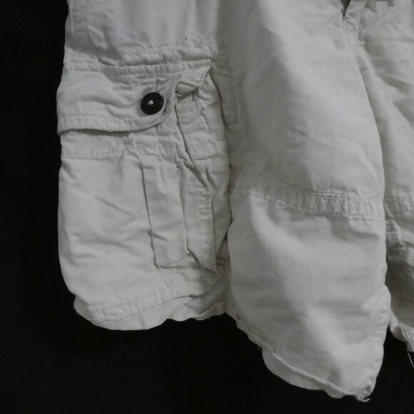AMERICAN EAGLE OUTFITTERS - Classic Length | size 34 | Cream Cargo Shorts - Picture 6 of 14